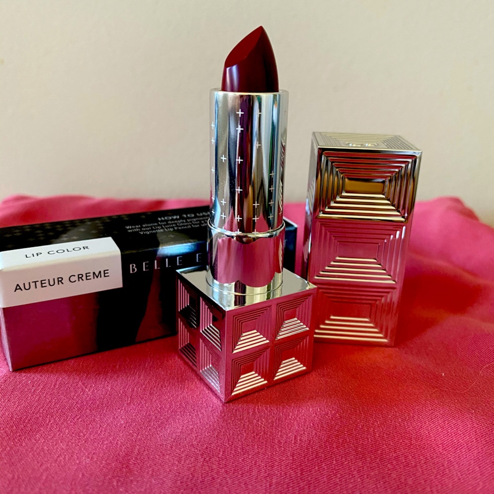 Belle En Argent Auteur Creme in Smoking on Screen